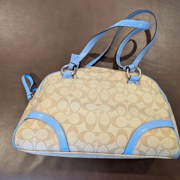 Coach Cream and Light Blue Shoulder Bag - Picture 3 of 5